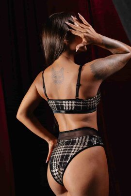 Polerina Shorts Nixa Schwarz Gold kariert