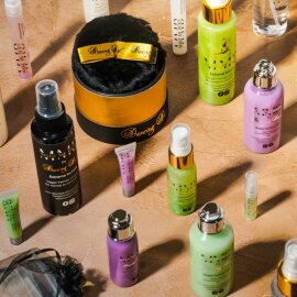 Dancing Dust Grip Make Me Dewy für normale bis trockene Haut Black Range